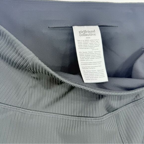 Girlfriend Collective Charcoal Gray Ribbed Biker Stretch Athletic Workout Shorts - Picture 11 of 14